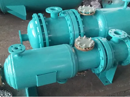 グラスライニング多管式熱交換器