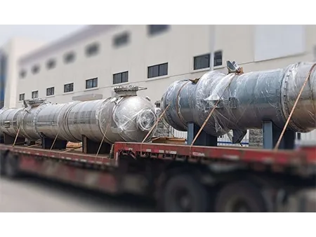 チタン製蒸留塔チタン製