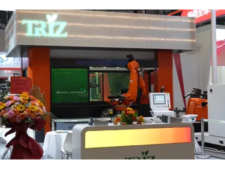 3次元レーザー加工機（切断加工、16軸2ステーション）